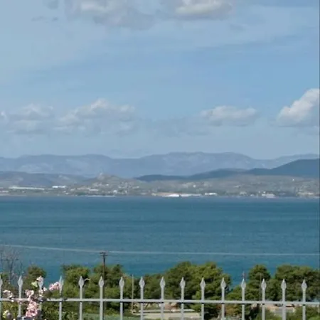 Holiday home παραθαλάσσιο εξοχικό με δύο ξεχωριστούς ορόφους